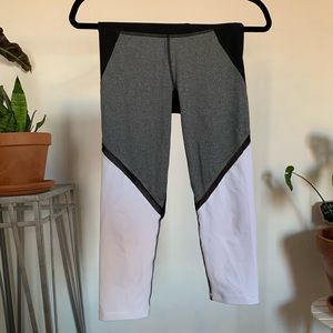 Aeropostale Patterned Workout Leggings